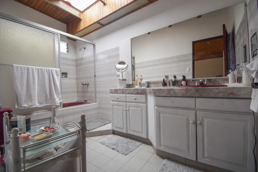 House For Sale in Escazú - Gallery image 24