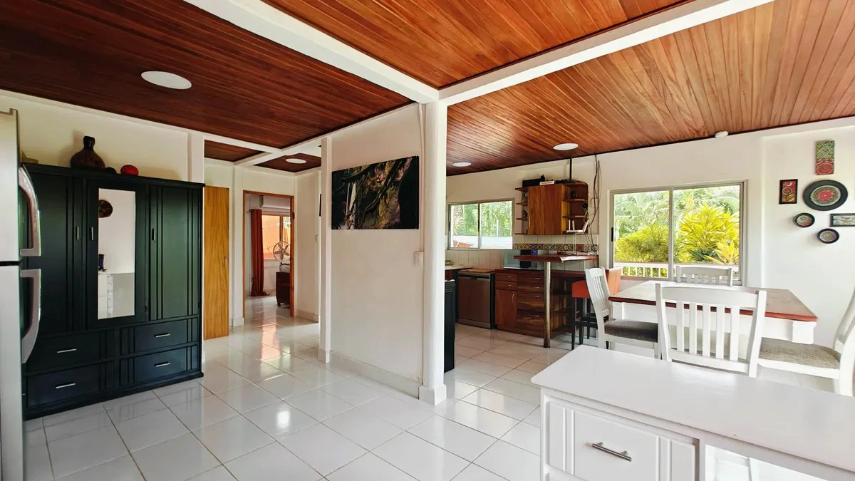 ID 888: 4 Bd/3 Ba Multi-Unit Home Near Puerto Viejo with Rental Potential - Gallery image 15