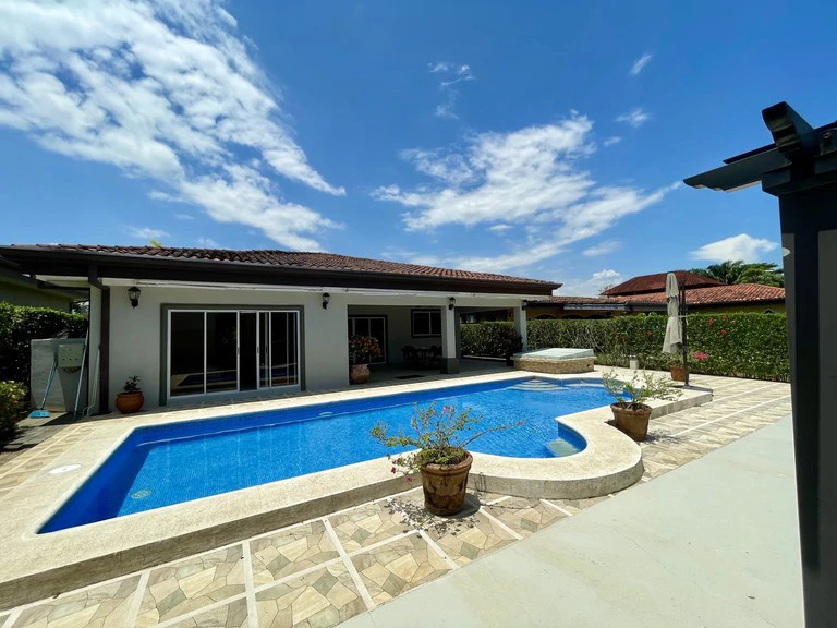 Casa Eight: Near the Beach. Playa Bejuco, Puntarenas, Costa del Sol. Fully Remodeled Tropical Sanctuary - Gallery image 15
