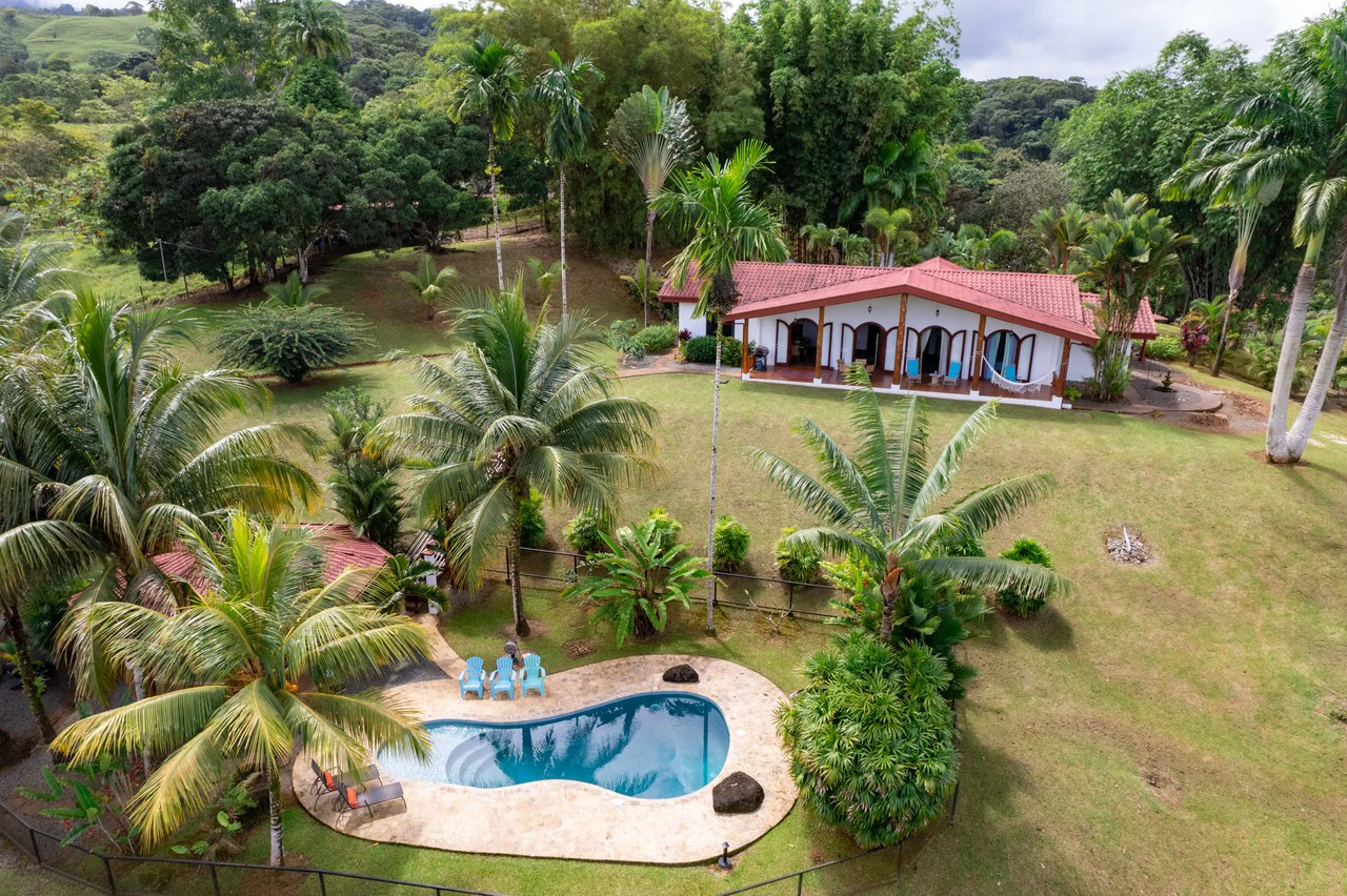 5 Bedroom Mountain Retreat Minutes from the Beach Platanillo Costa Rica - Gallery image 68