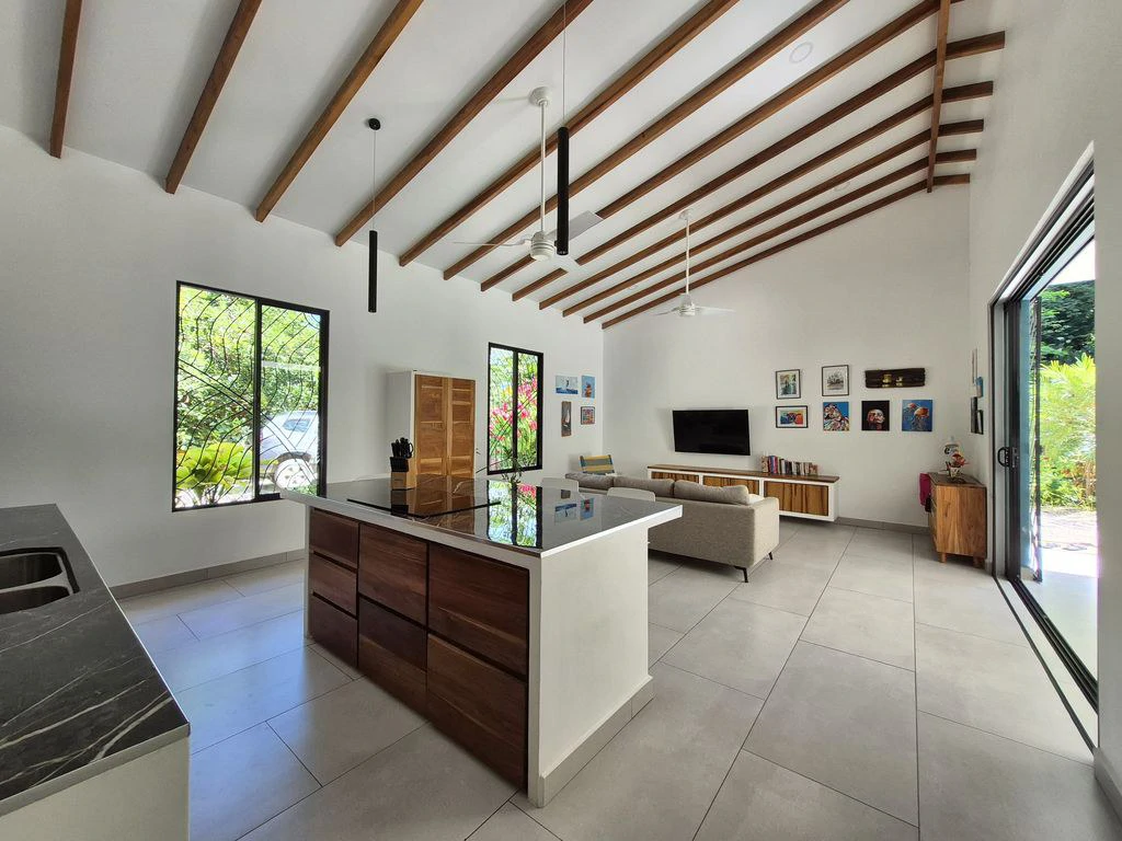 Casa Amapola: PRICE REDUCTION - Turnkey Modern Home with Pool in a Serene Tropical Setting, very close to Samara - Gallery image 9