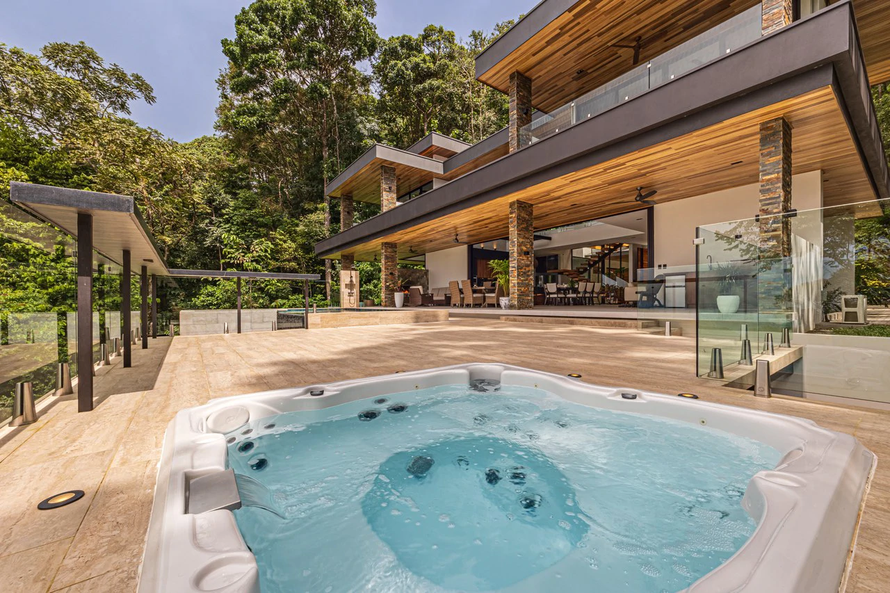 Casa Koules: Architectural 5-Bedroom Oceanview Estate in Prestigious Costa Verde Estates - Gallery image 60