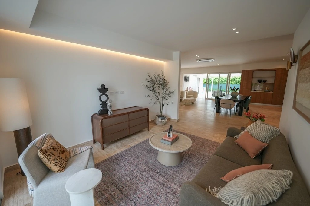 House For Sale in Lindora - Gallery image 14