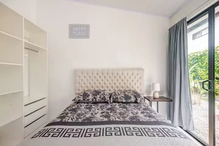 Butterfly Wings House 3 Bed 2 Bath Walking Distance To Town - Gallery image 24