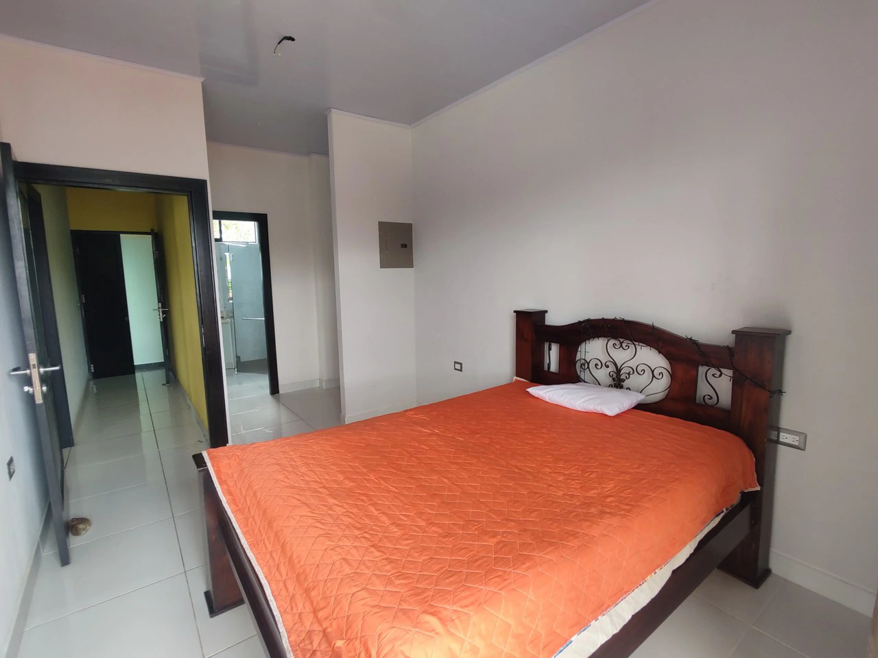 Charming 3-Bedroom Home with Valley Views Near Chirripo - Gallery image 17