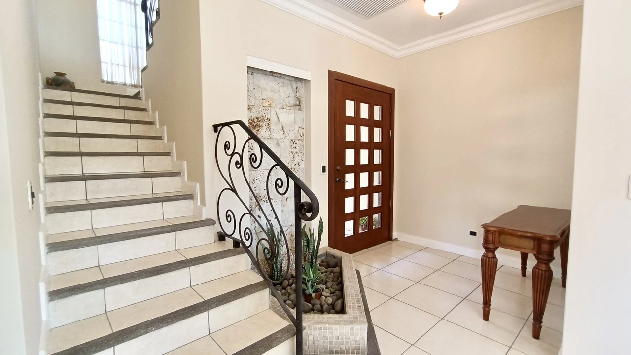 House for sale in Belen, Heredia, Costa Rica. Totally furnished!!! - Gallery image 9