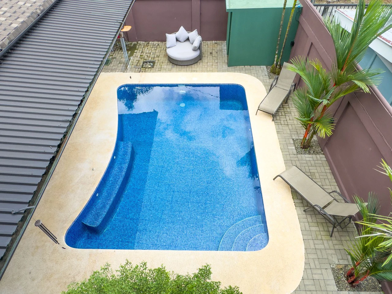 Naranjito corner lot house - photo 25