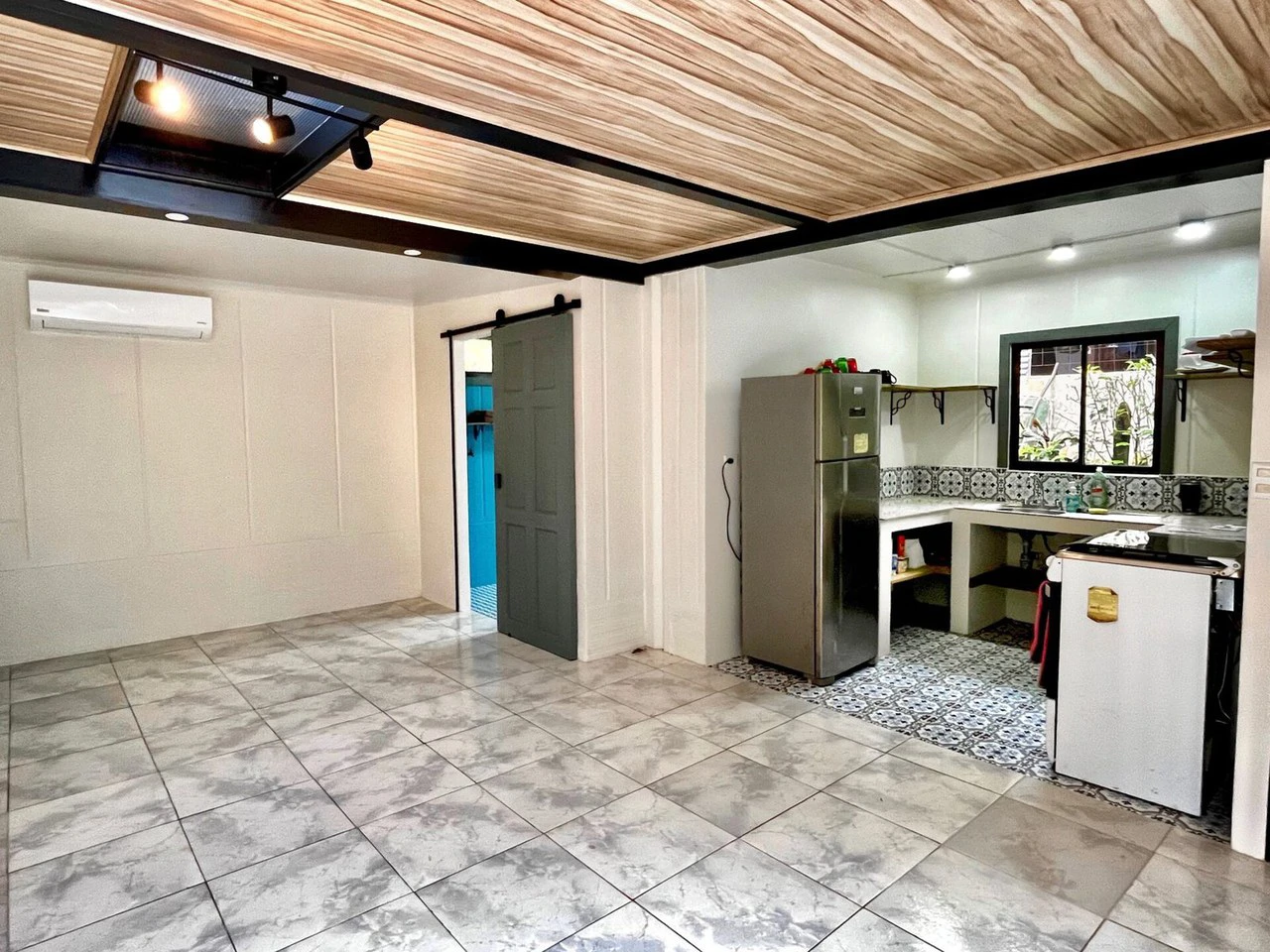 0.19 ACRES – 3 Bedroom Container Homes With Additional Building Lot,15min to Dominical and Beaches!! - Gallery image 12
