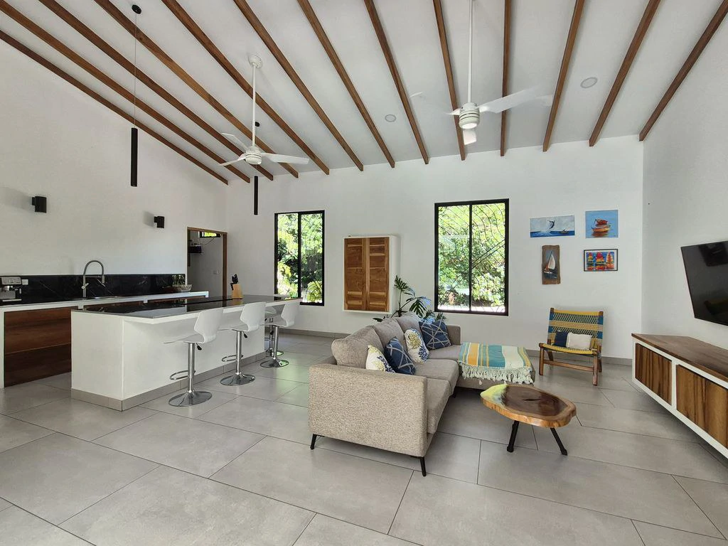 Casa Amapola: PRICE REDUCTION - Turnkey Modern Home with Pool in a Serene Tropical Setting, very close to Samara - Gallery image 14