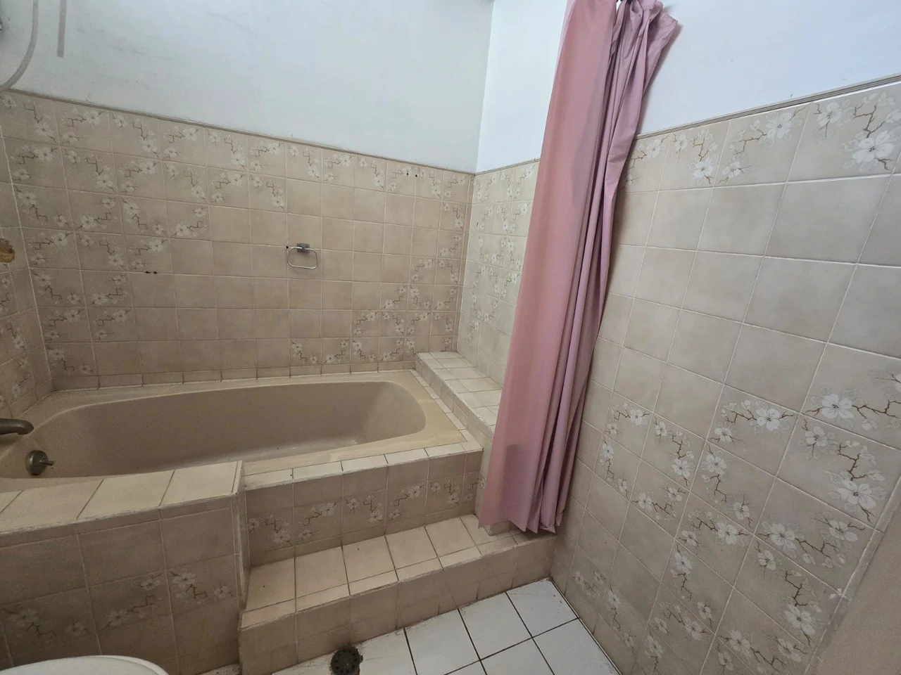 BEAUTIFUL HOUSE FOR SALE IN RESIDENTIAL MONTENEGRO, ALAJUELA - Gallery image 12