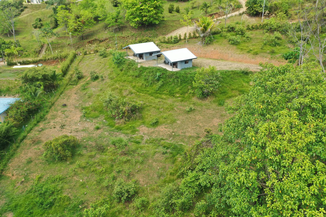 Mountain Mixed Use Building For Sale in Savegre - Gallery image 13