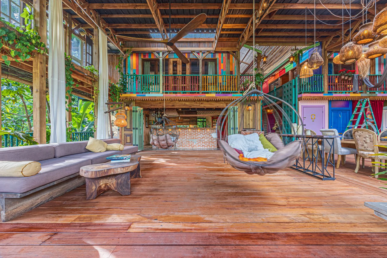 2.56 ACRES – 3 Bedroom Artistic Architectural Masterpiece, Recording Studio, Ocean View, Pool, 1 Bedroom Guest House!!! - Gallery image 3
