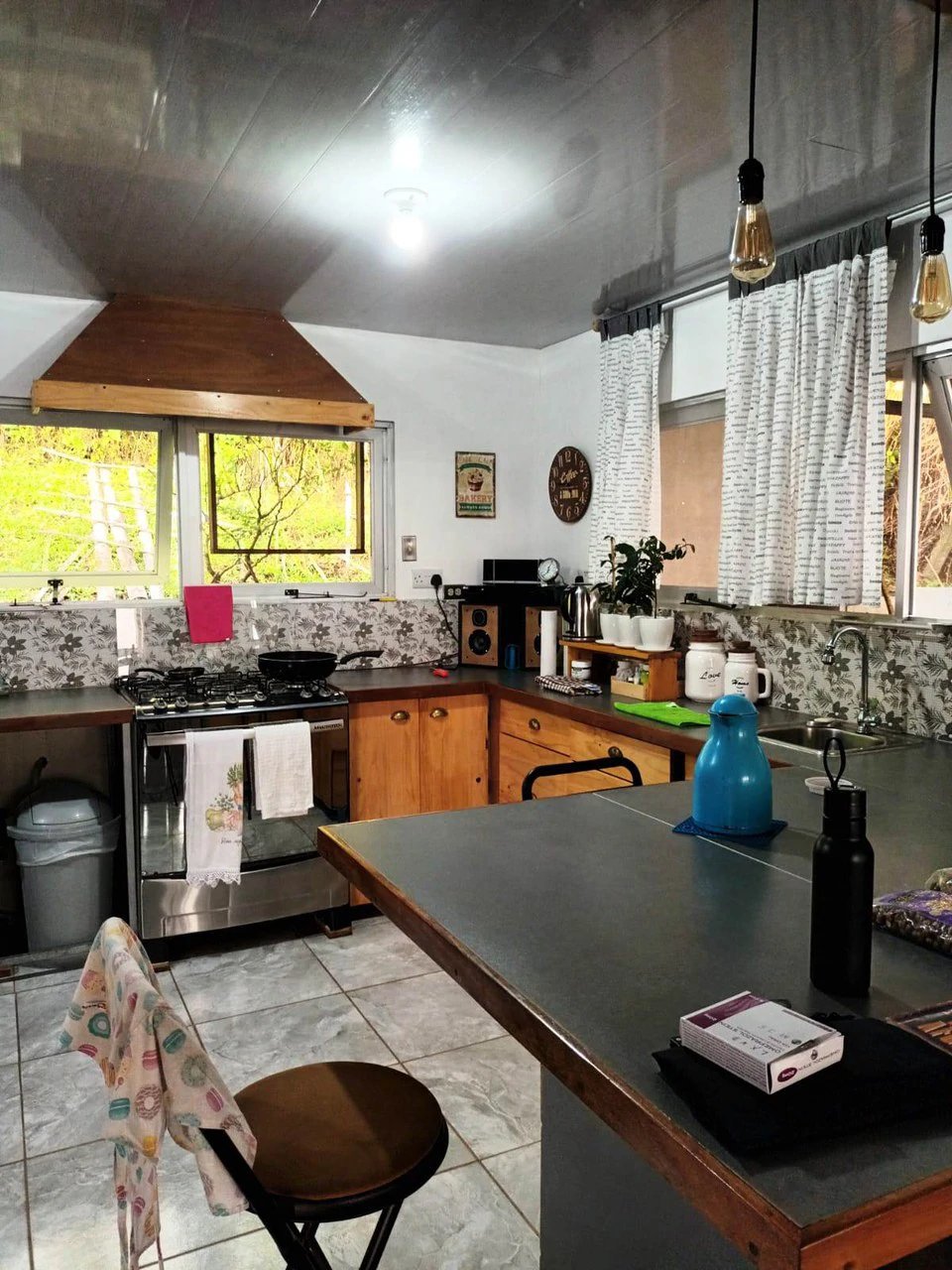 VILLA MARISE - Modern Craftsman Home and Guest House - Gallery image 9