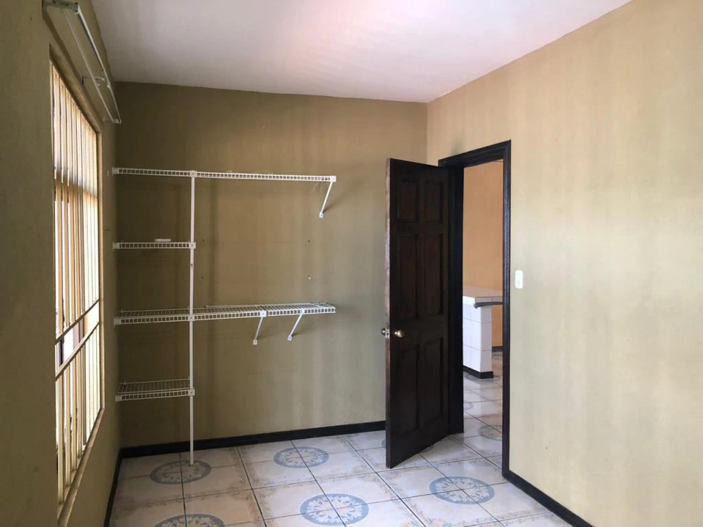 Income-Generating Commercial Property in Downtown Liberia – Turnkey Investment Opportunity - Gallery image 9