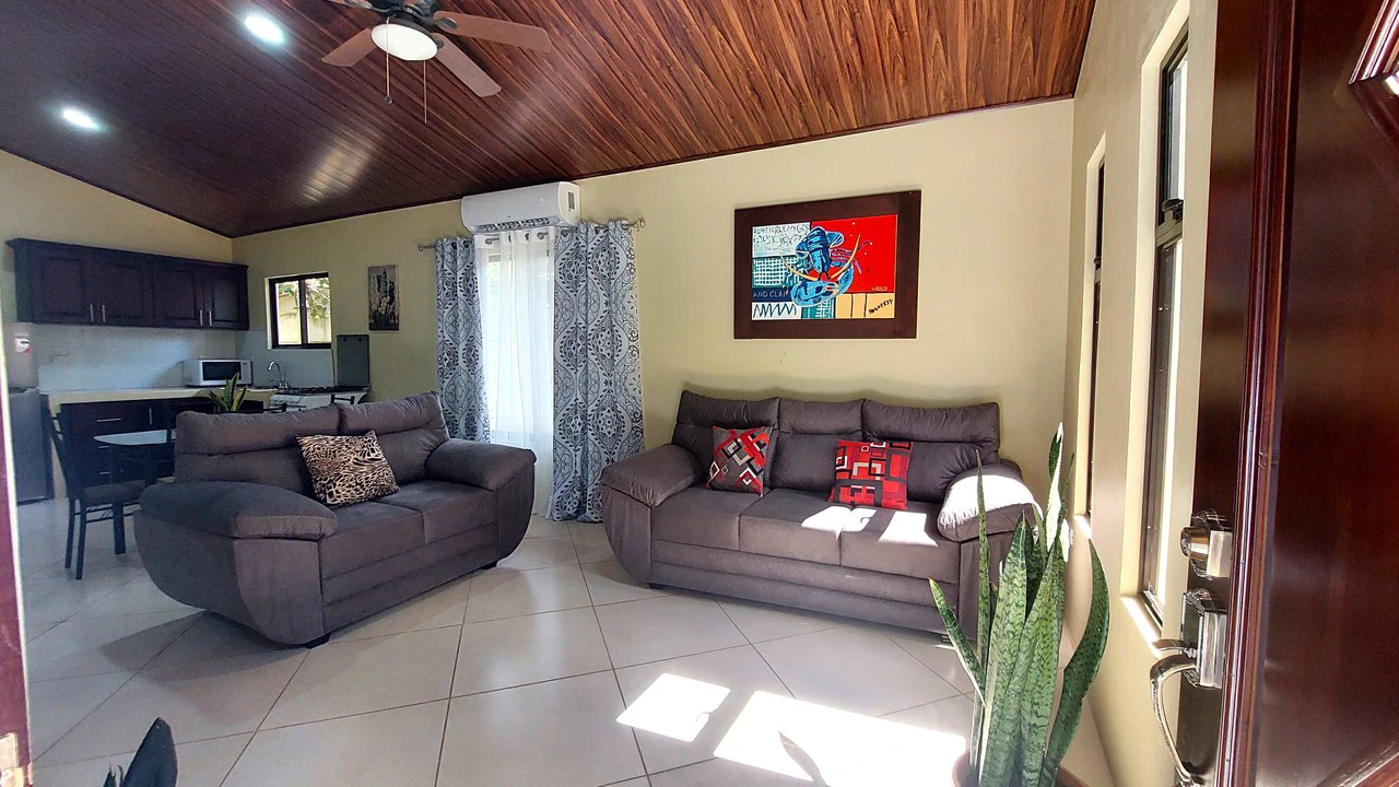 Affordable Home in Hatillo – Just 5 Minutes from Playa Dominical & Playa Linda: House For Sale in Hatillo - Gallery image 3