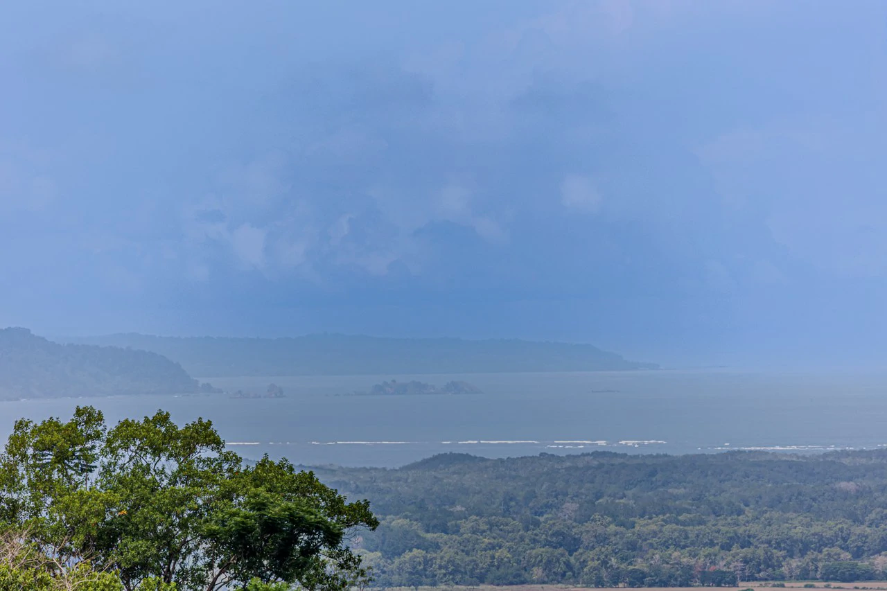 CHONTALES NEW VILLA WITH PANORAMIC OCEAN AND MOUNTAINS VIEWS: Mountain Villa For Sale in Ojochal - Gallery image 19