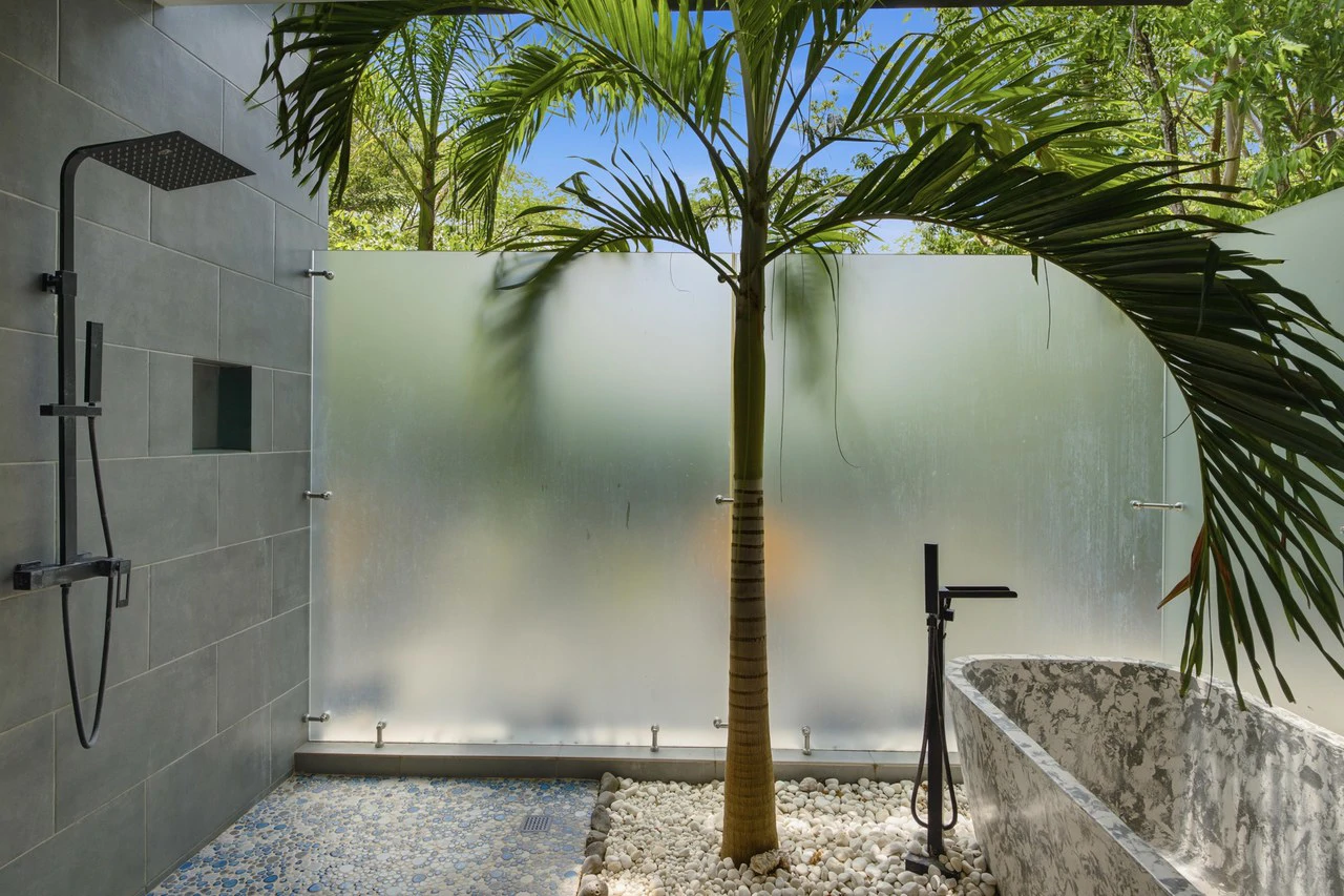 Casa La Ola Perfecta: Luxury 5-Bedroom Home with Pool Near the Beach in Hacienda Pinilla - photo 19