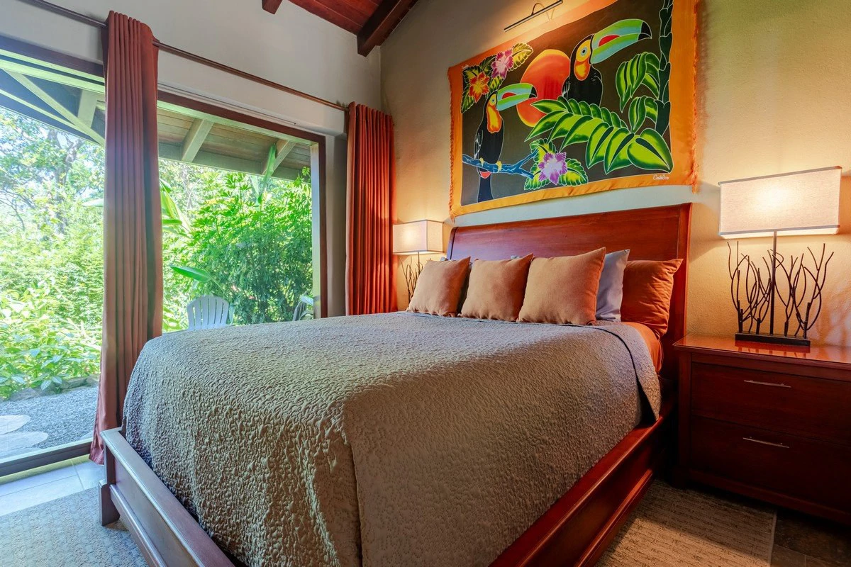 4.6 ACRES – 4 Bedroom Ultra-Private Oceanview Luxury Estate Surrounded by Rainforest!!! - Gallery image 10