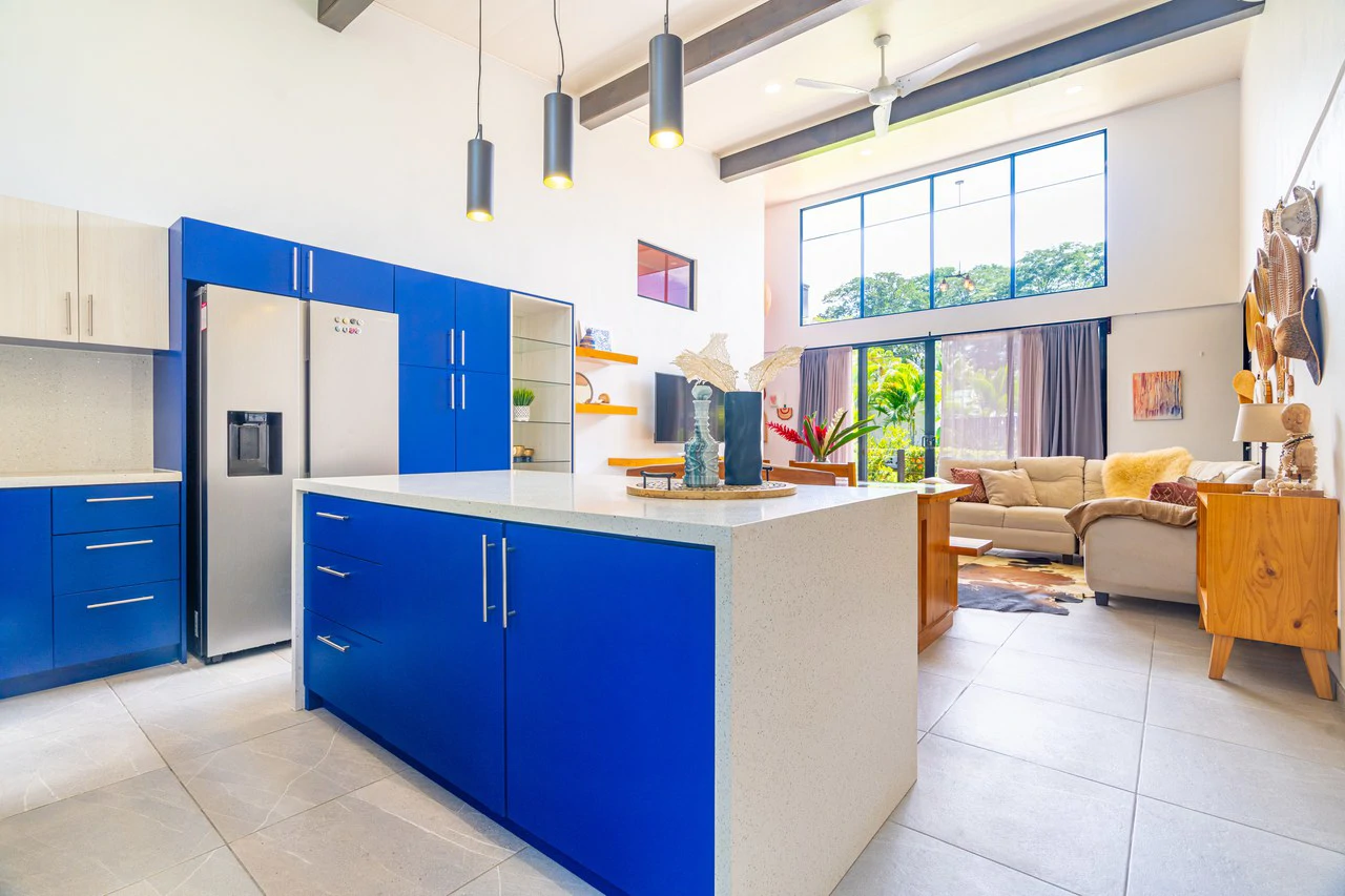 Modern 3 Bedroom Home - Walking distance to it all! - Gallery image 45