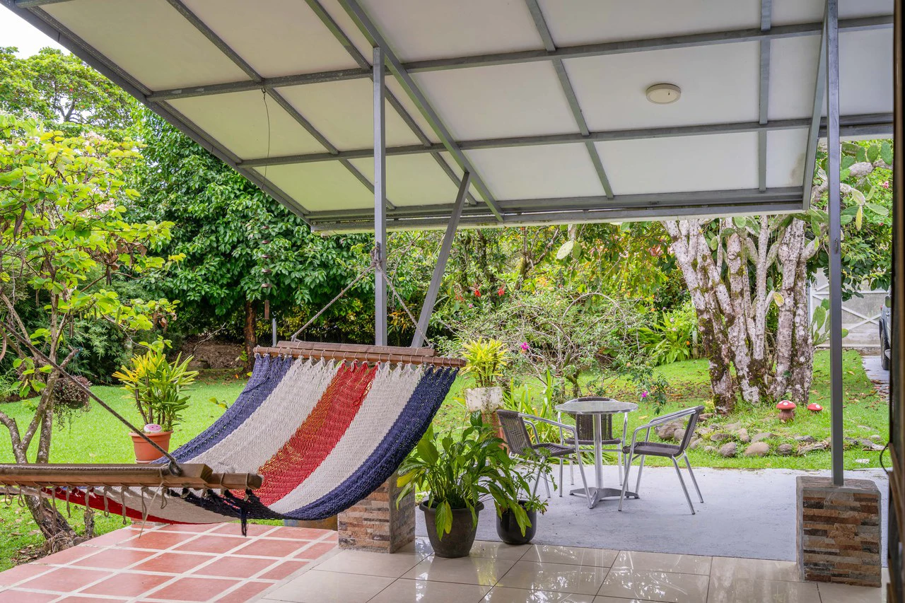 Matapalo gated home, 5 minutes from beach - Gallery image 20