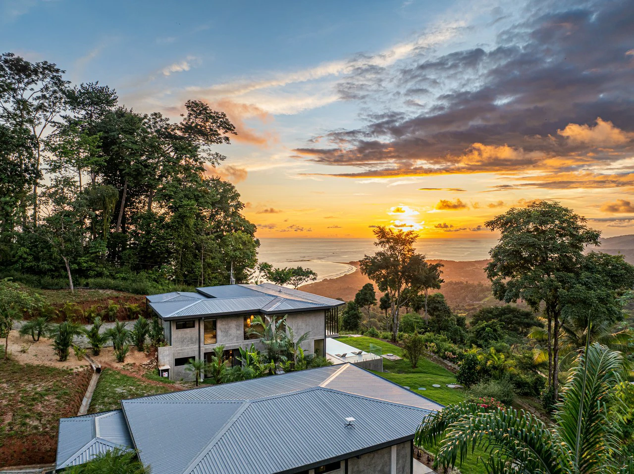 A True Estate Beyond Compare, Ocean Views For Miles: Mountain House For Sale in Uvita - Gallery image 4