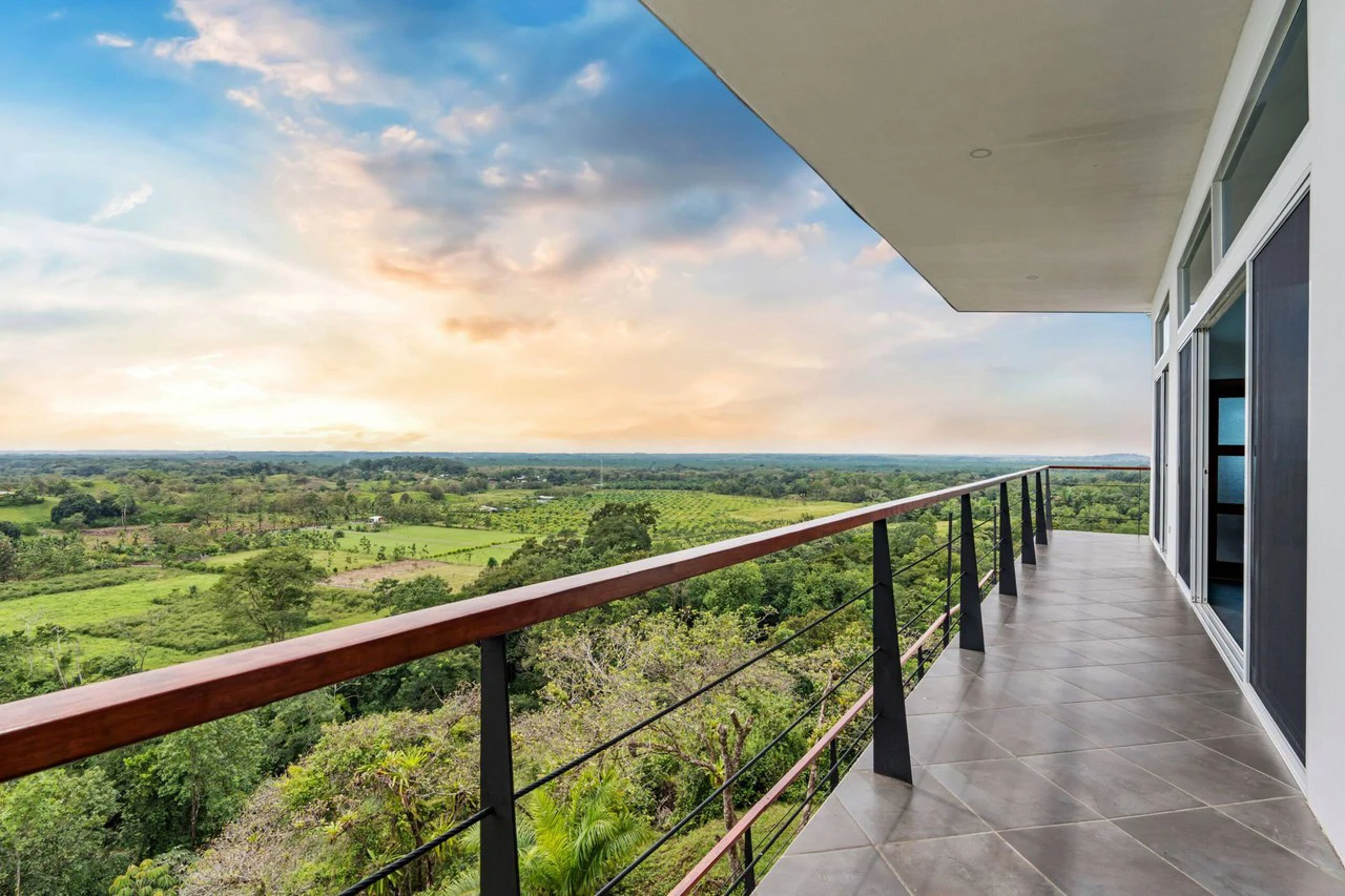 Casa Sol: Exceptionally Private Home with Panoramic Ocean, Mountain & Sunset Views - Gallery image 25