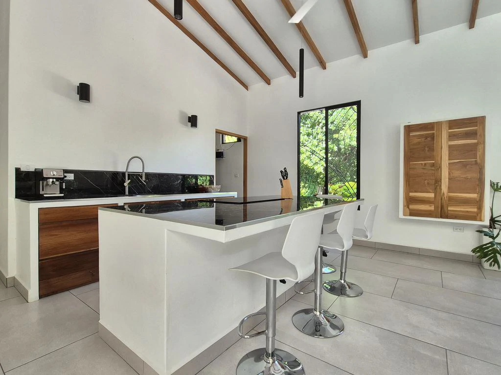Casa Amapola: PRICE REDUCTION - Turnkey Modern Home with Pool in a Serene Tropical Setting, very close to Samara - Gallery image 12