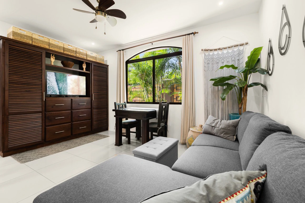 Casa Suerte: Modern 2-Bedroom Tropical Home with Pool Near Playa Potrero and Flamingo Marina - Gallery image 11