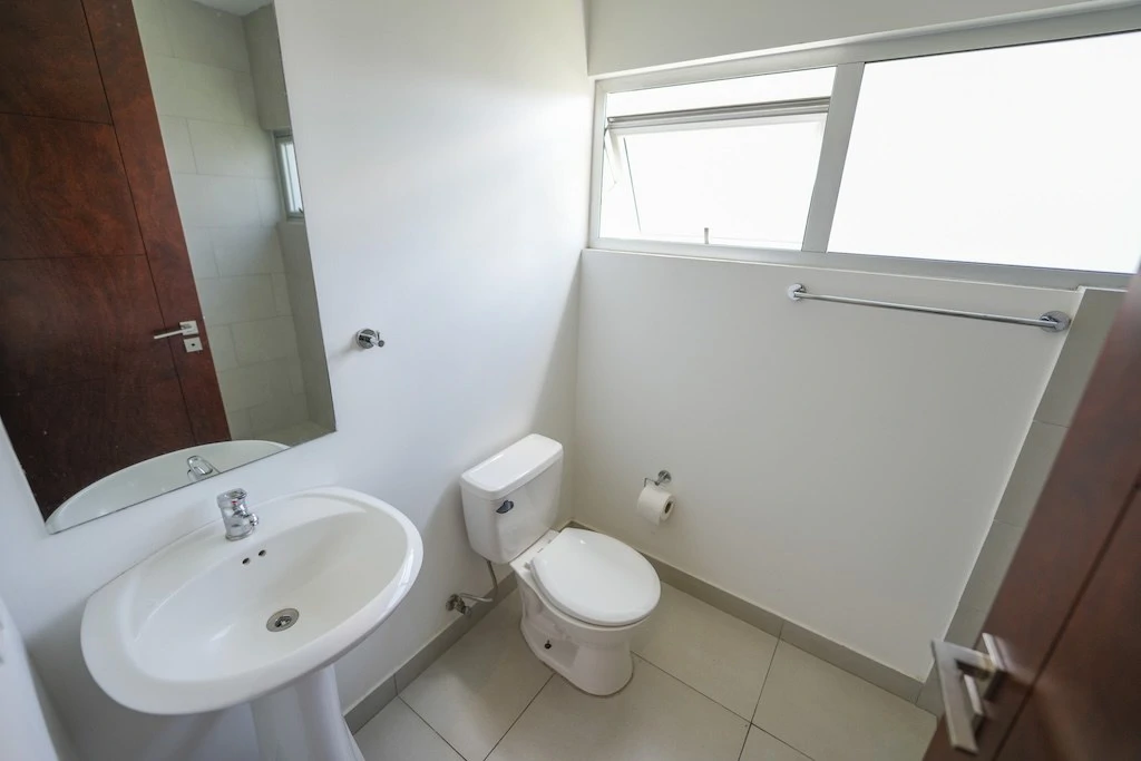 House For Sale in Lindora - Gallery image 14