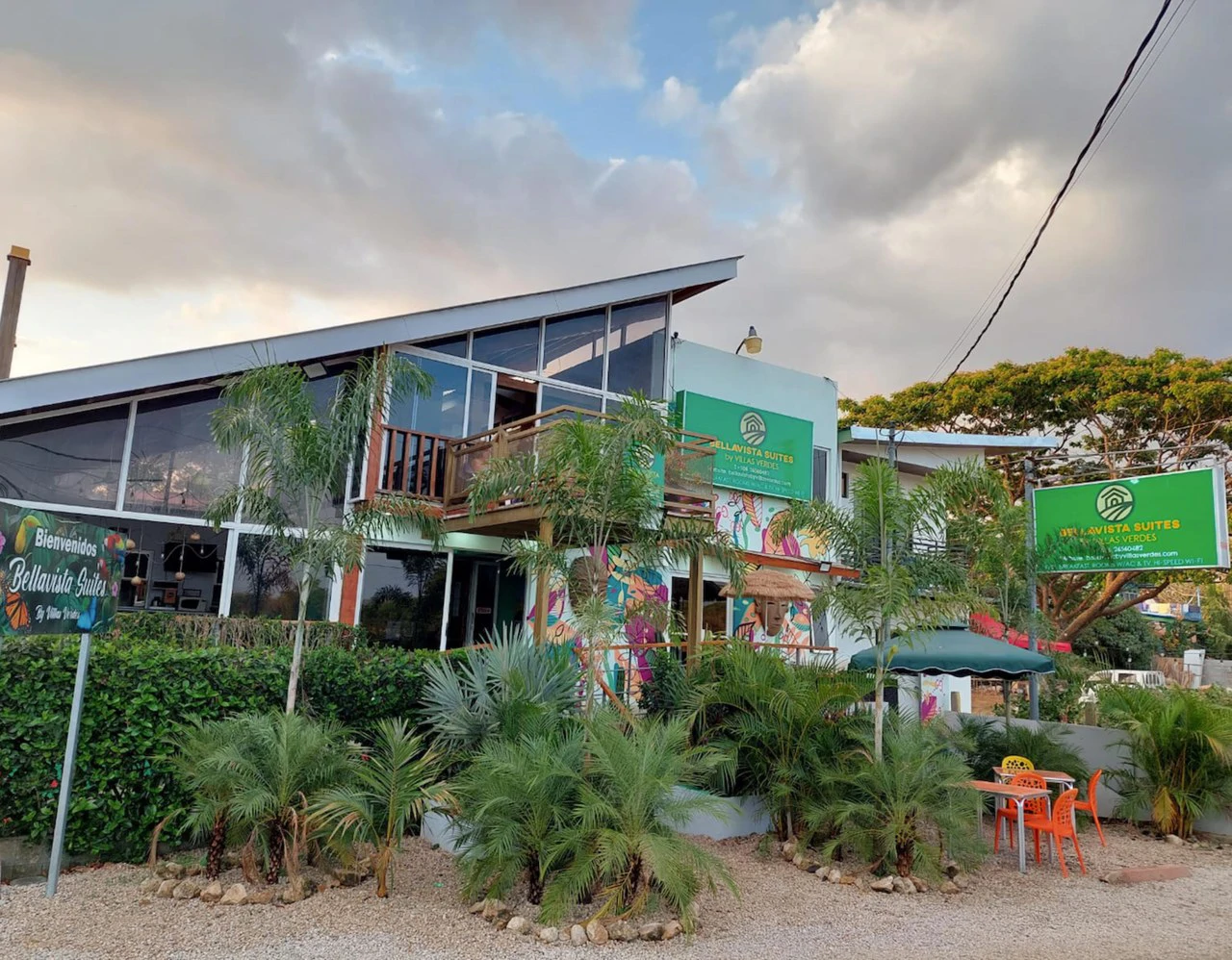 Turnkey Established 14 Suite Hotel Opportunity in Playa Sámara - Gallery image 2