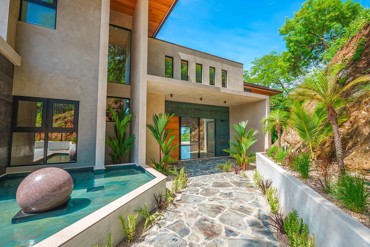 Casa Vision: Luxury Estate with Sweeping Ocean Views - Gallery image 5
