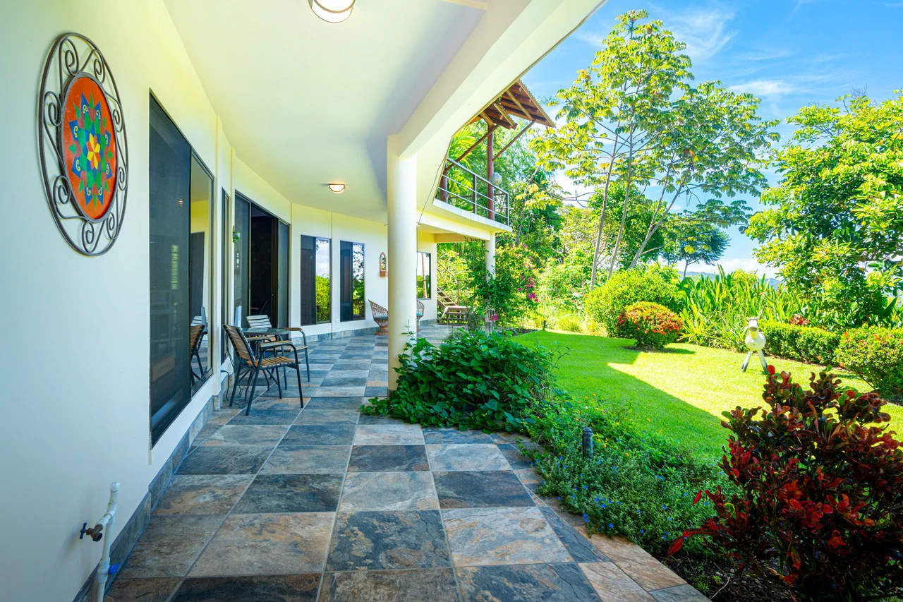 Casa Única -: Ocean View Oasis with Commercial Potential in the Heart of Uvita - Gallery image 15
