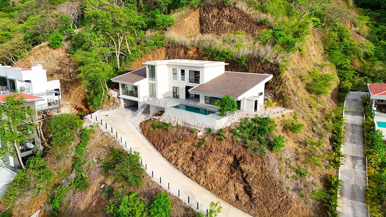 Coco Bay Estate #23: Ocean View Modern Residence - Gallery image 2