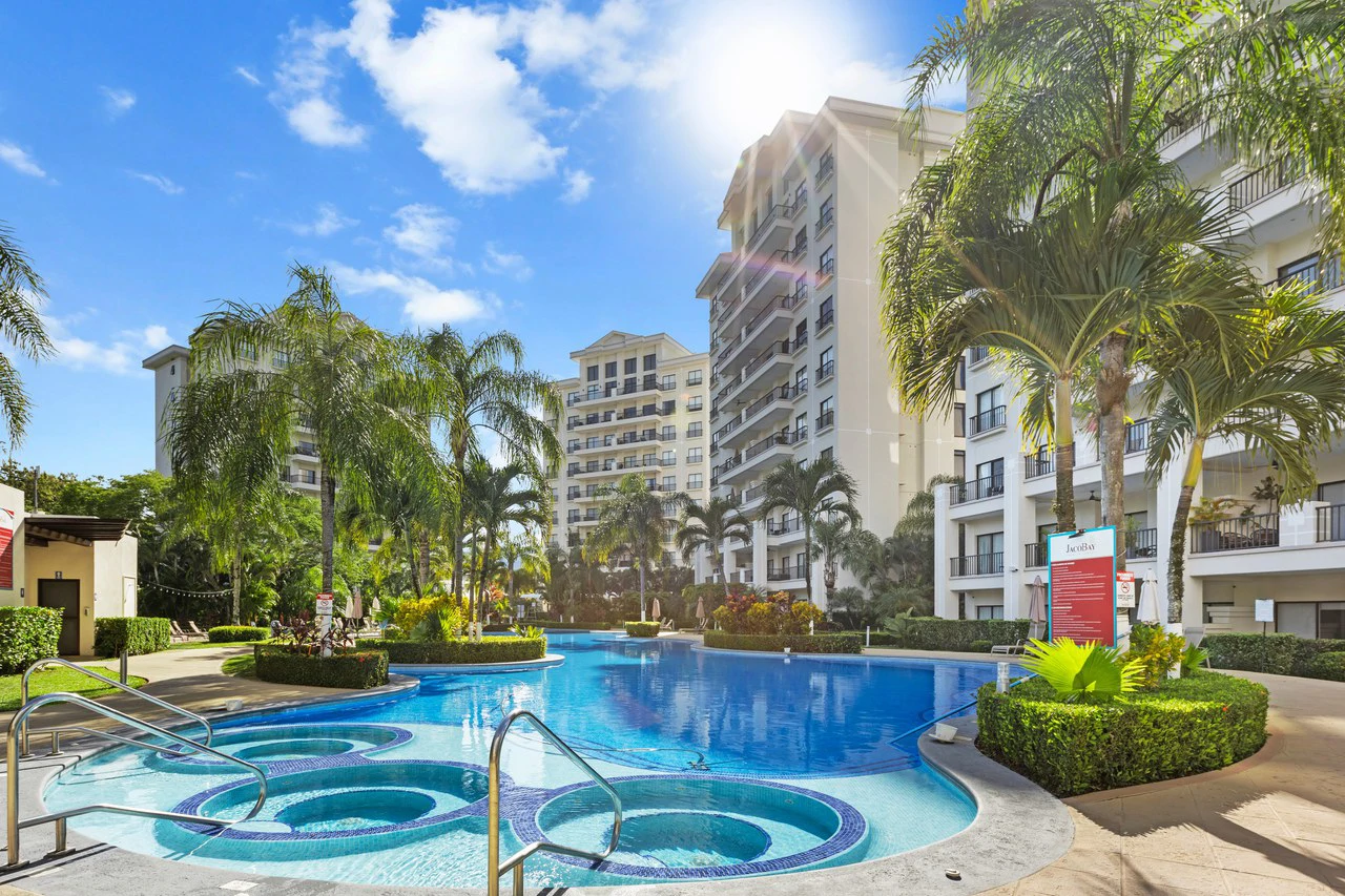 6th Floor 3-bedroom JacoBay Condo with Panoramic Sunrise, Mountain and Ocean Views - Gallery image 27