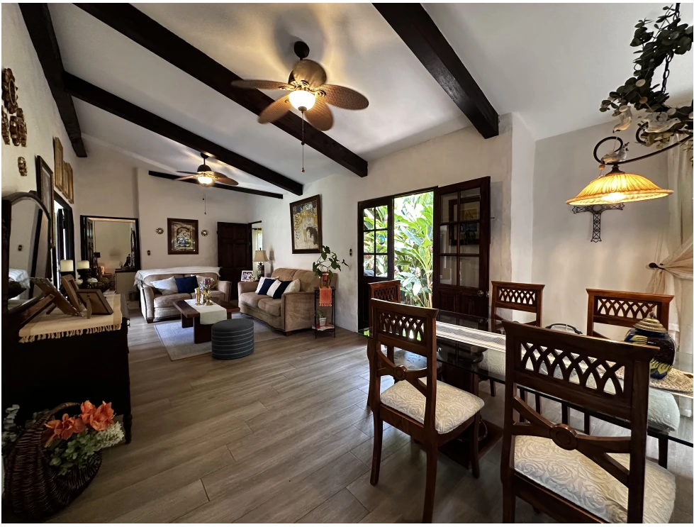 Casa de Luz in Pozos, Santa Ana: Discover Casa de Luz: your refuge in the midst of chaos!
