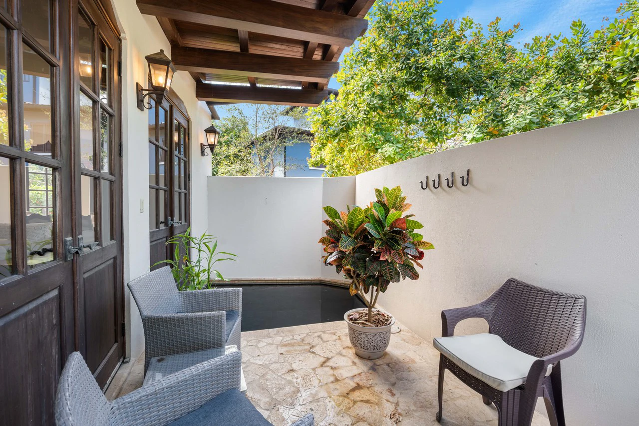 10 Plaza Carlota: A Rare Single-Level Gem in Las Catalinas