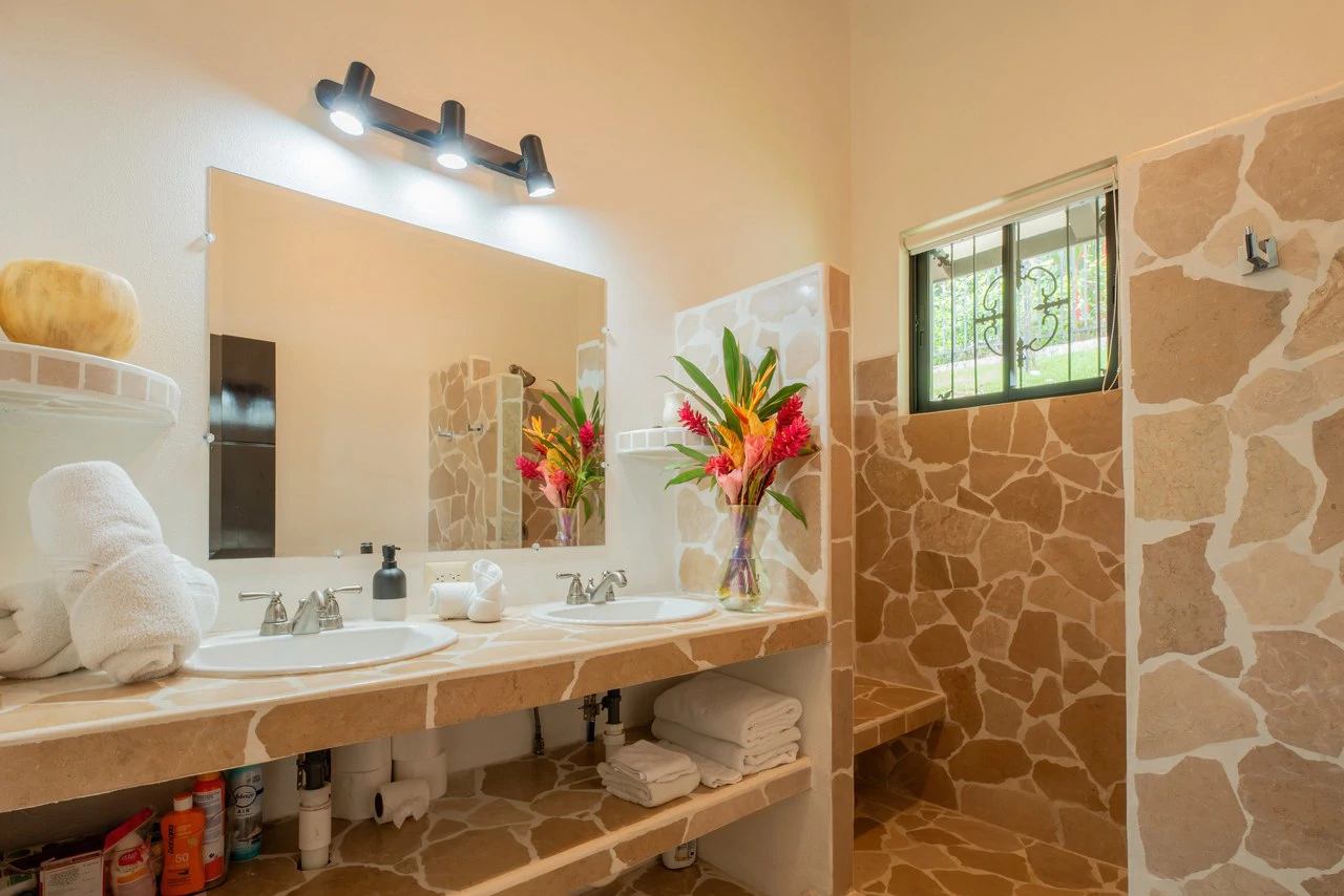 6.45 ACRES – 3 Bedroom Luxury Ocean View Home Surrounded By Vibrant Rainforest And Wildlife!!! - photo 46
