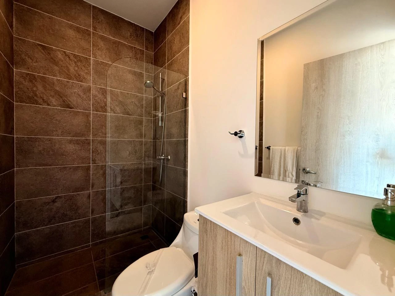 AZUL DEL MAR 54:   USD $189,000: with one-of-a-kind location with private beach, security, and amazing amenities!: Luxury resort-style living. Furnished and decorated home with many upgrades Financing - Gallery image 12