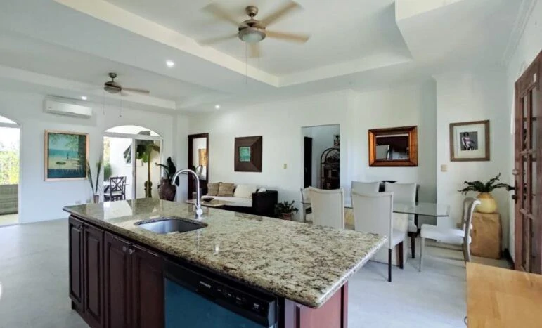 Standout home in highly sought after community close to the beach in Bejuco! - Gallery image 4