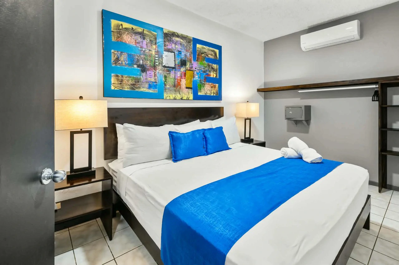 Tropical Paradise: 20-Room Private Vacation Rental Near Cocal Casino - Gallery image 15