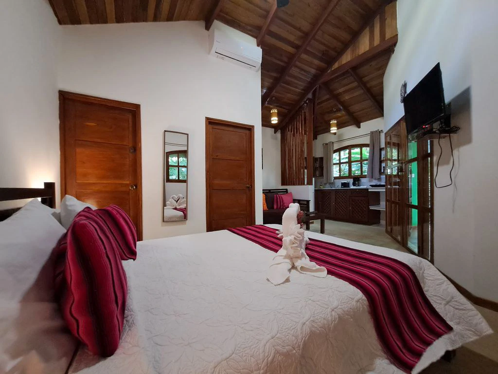 Samara Jungle Boutique Hotel: When Elegant & Romantic Bungalows Seamlessly Blend Into Nature's Bounty. - Gallery image 10