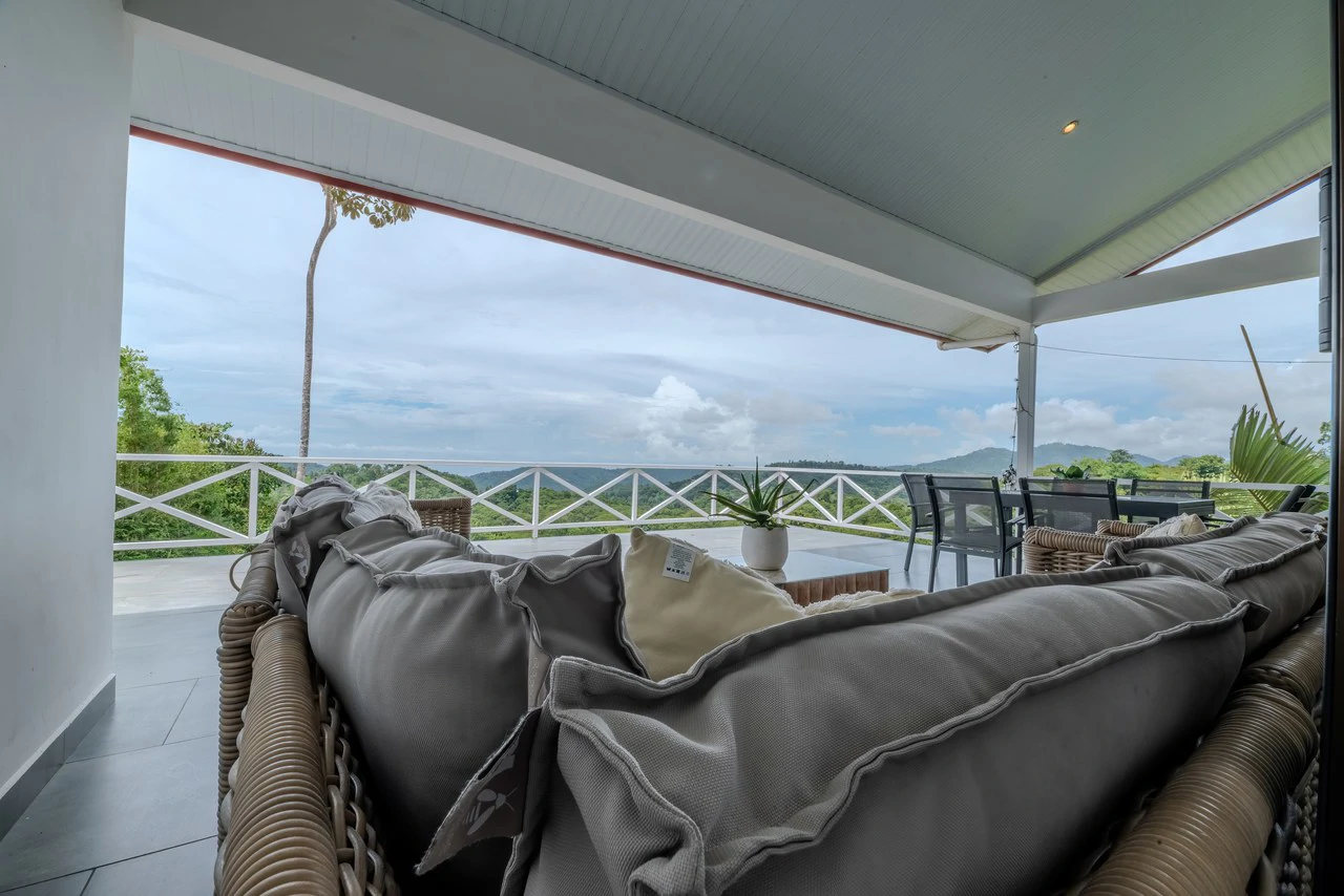 Casa Blanca: Ocean & Mountain View Home in Platanillo - Gallery image 14