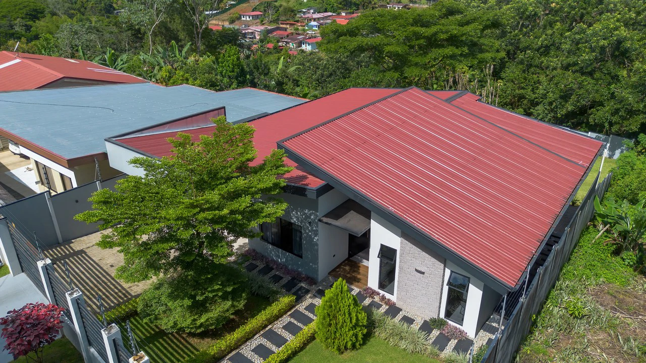 Modern Home in Pérez Zeledón | 3 bedroom, 2 bathroom - Gallery image 35