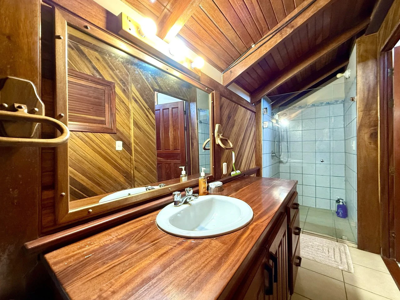 CASA DE LAPAS - OCEAN VIEW: Could you live at the Top of a Mountain in Costa Rica?  Because.... now you can!  Billion dollar views for only $1 Million USD. - Gallery image 39
