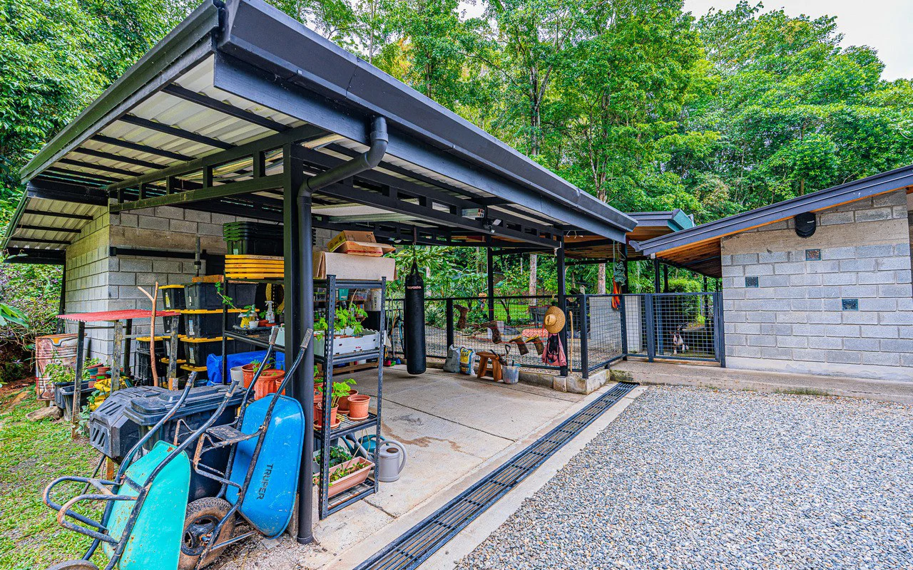 Off Grid Luxury Estate Micro Regenerative Homestead Tinamastes - Gallery image 60