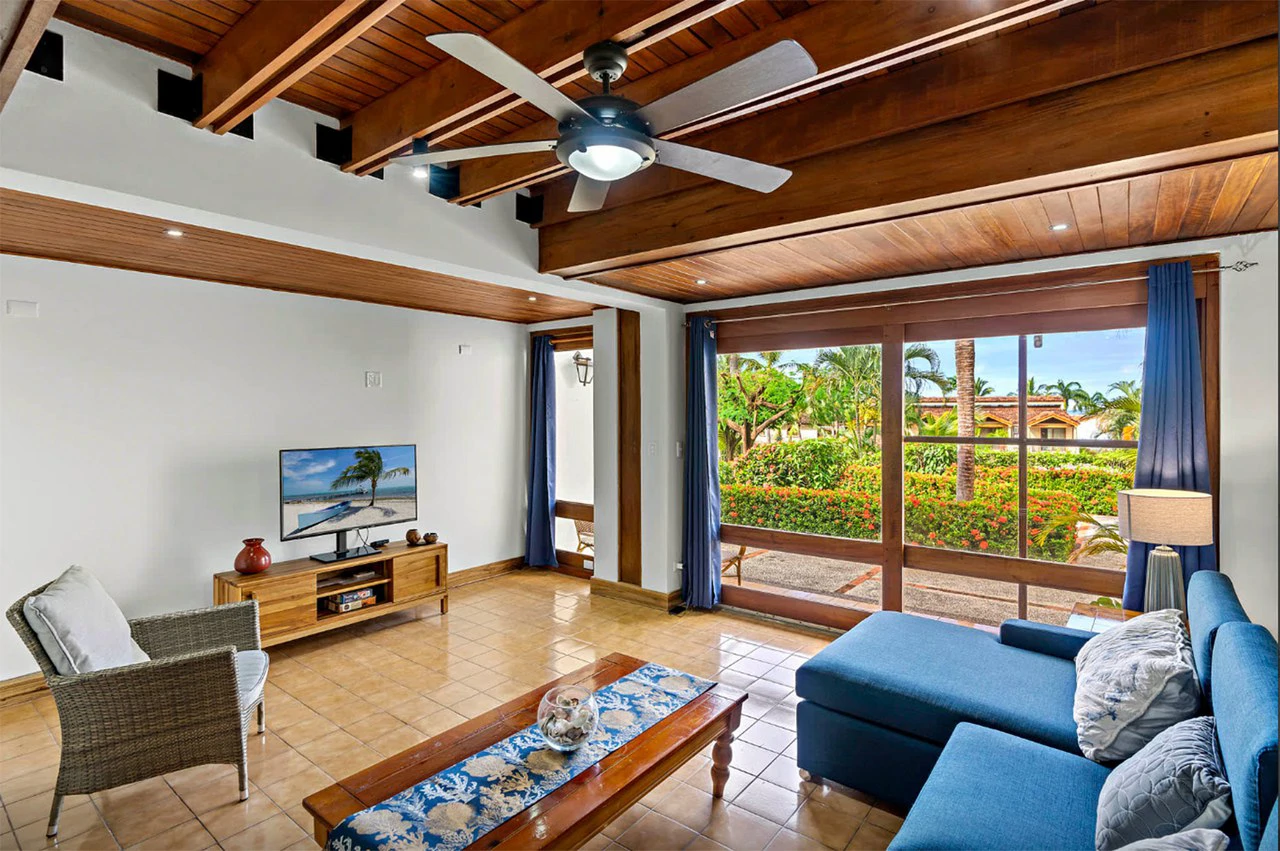 Villas Flamingo #5:  Ocean View Condo Steps to the Beach - Gallery image 5