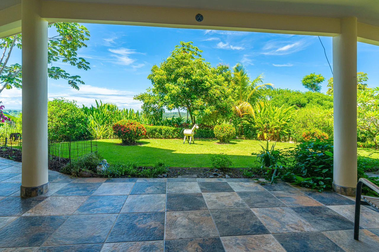 Casa Única -: Ocean View Oasis with Commercial Potential in the Heart of Uvita - Gallery image 17