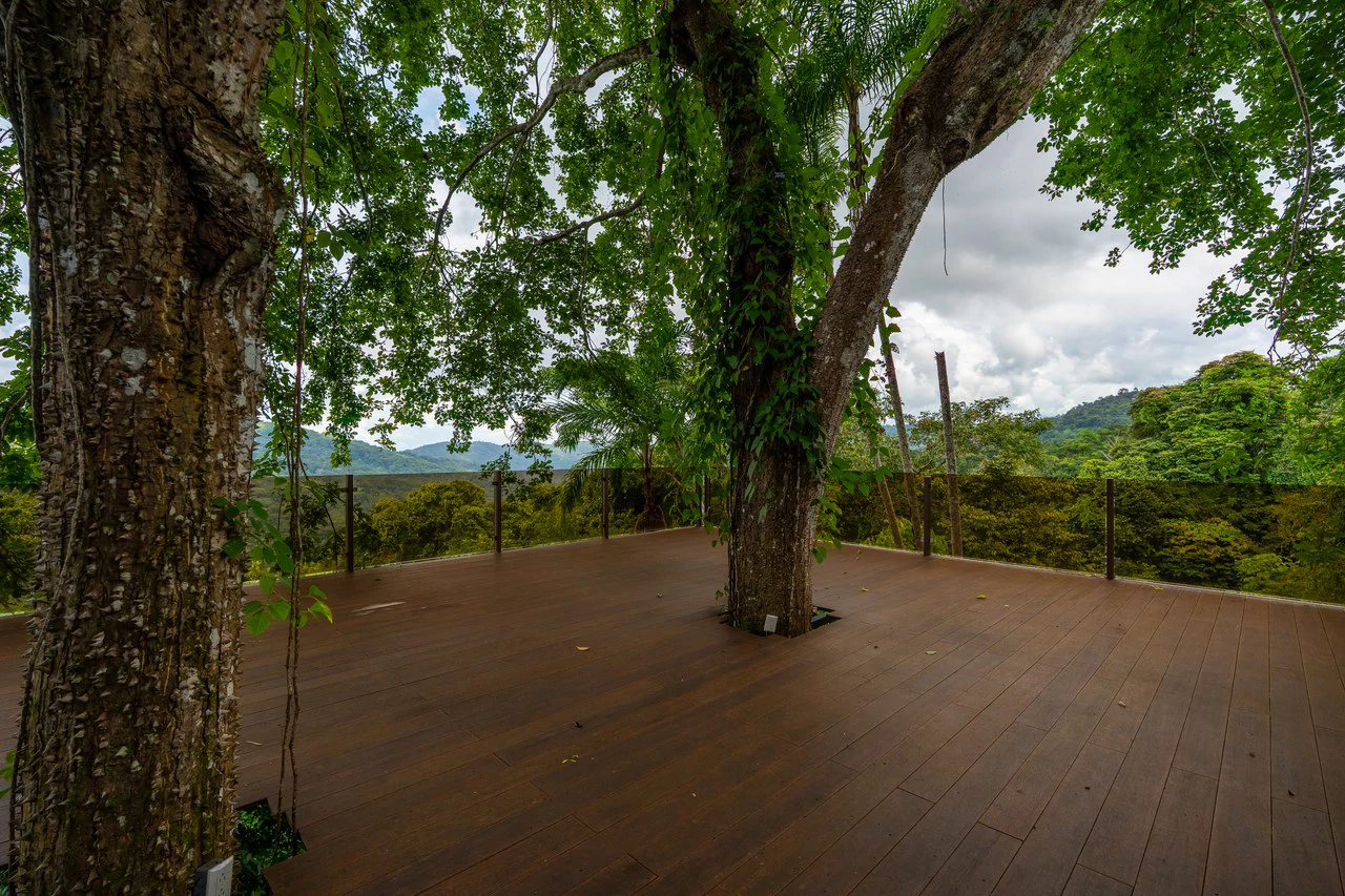 Prime 7.8 Acre Commercial Property with Restaurant for Sale in Costa Rica - Gallery image 35