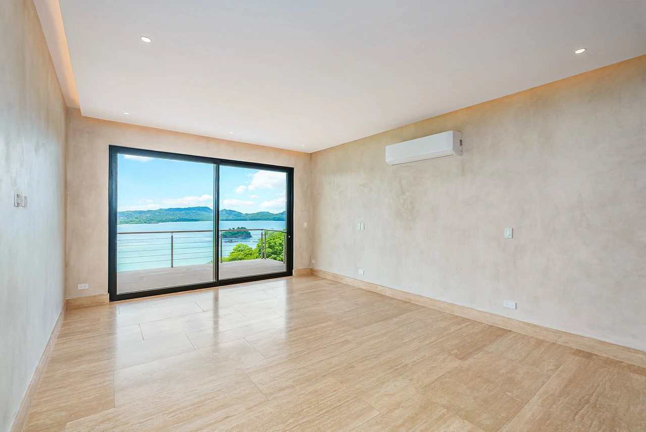 Casa Vision: Luxury Estate with Sweeping Ocean Views - Gallery image 16