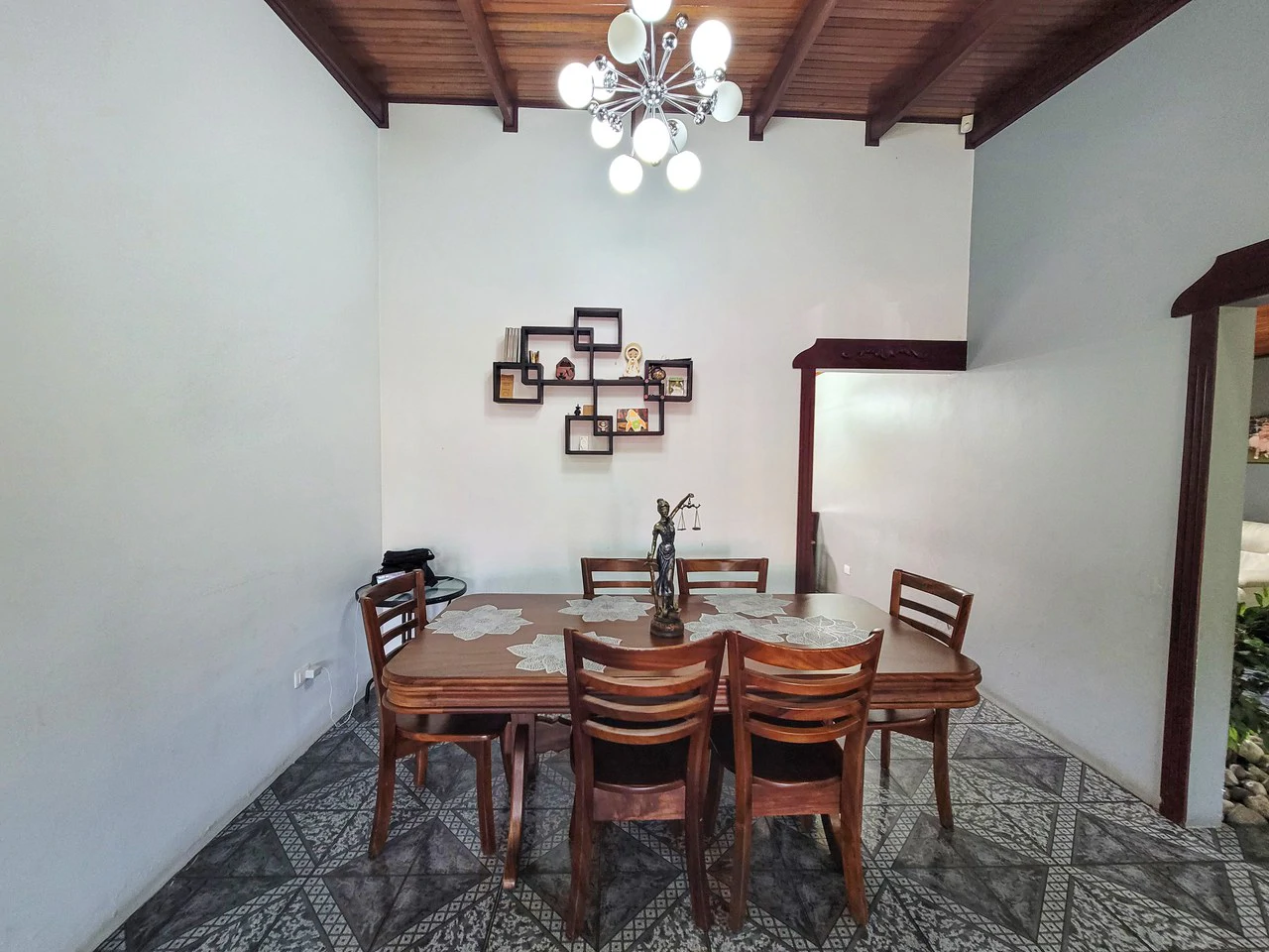House For Sale in Santa Gertrudis - Gallery image 5